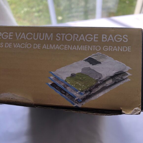 3 Pc Vacuum Storage Bags Space Saver and Travel Hand Pump to Organize Store 33.5 - Picture 5 of 7